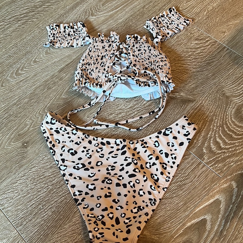 Cheetah bikini - Picture 2 of 2